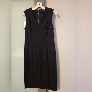 NWOT Willow And Thread Size 8 Black V-Neck Sleeveless Dress
